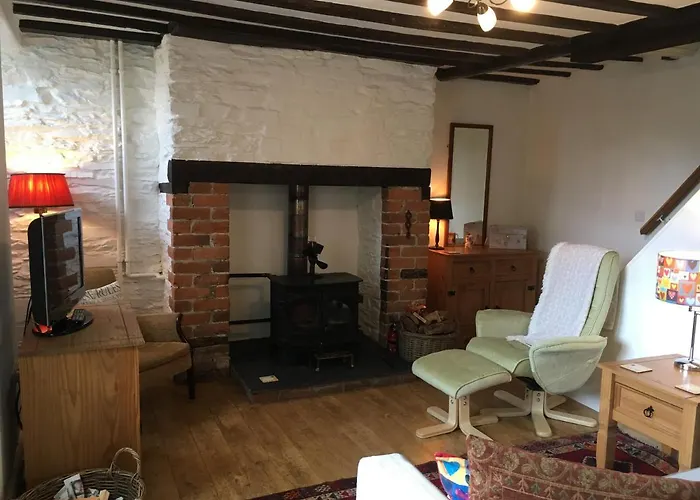 200 Year Old Gardener\'S Cottage, Mid Wales